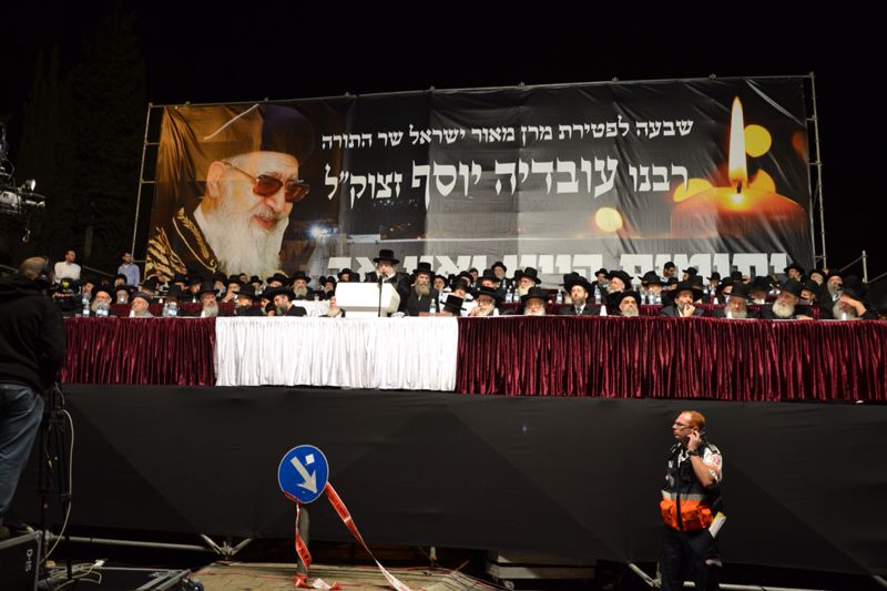 רבבות בעצרת הזיכרון בי-ם: "זקוקים לתפילות הגר"ע"