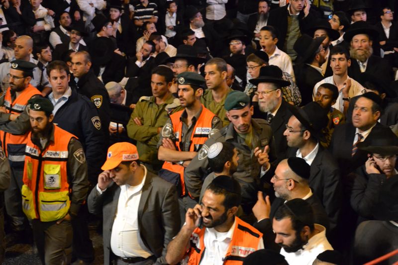 רבבות בעצרת הזיכרון בי-ם: "זקוקים לתפילות הגר"ע"