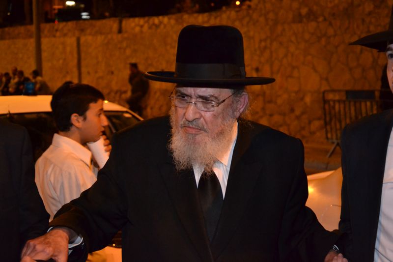 רבבות בעצרת הזיכרון בי-ם: "זקוקים לתפילות הגר"ע"