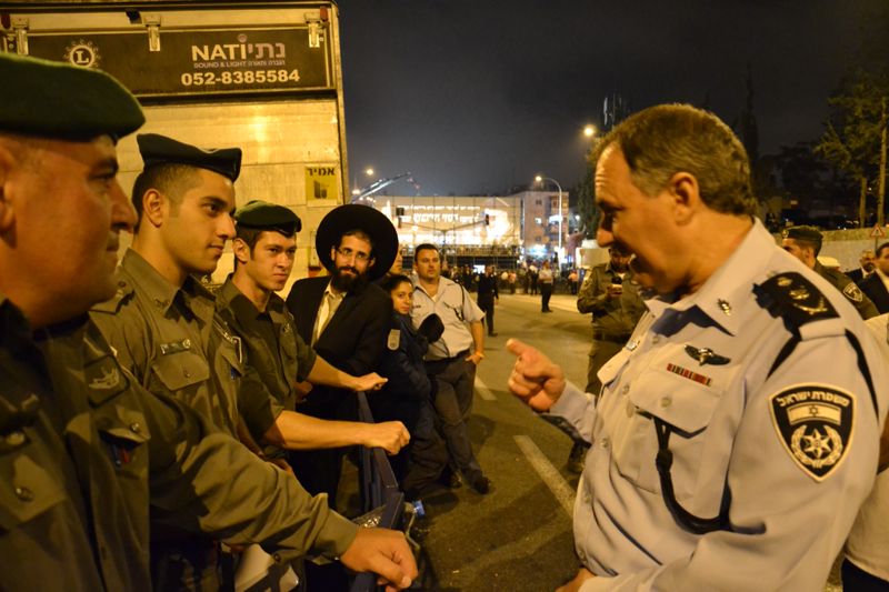 רבבות בעצרת הזיכרון בי-ם: "זקוקים לתפילות הגר"ע"
