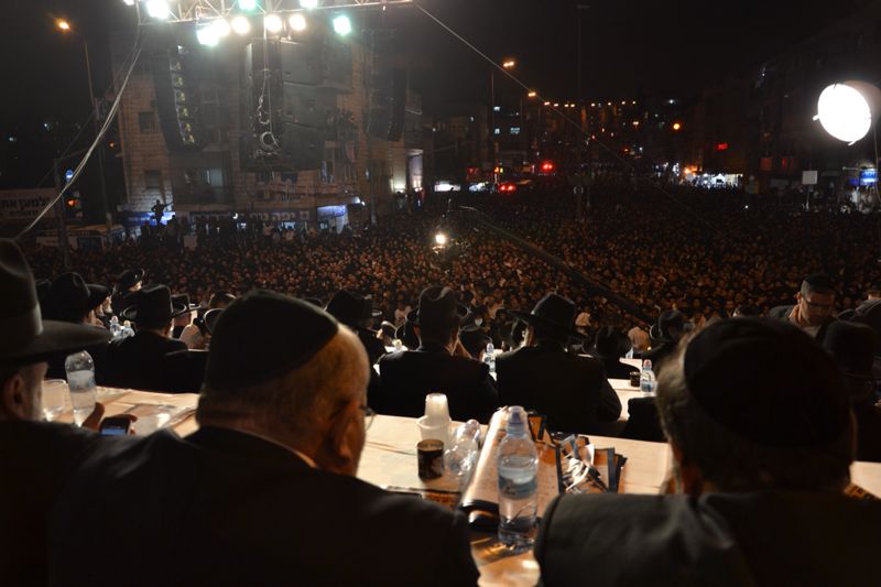 רבבות בעצרת הזיכרון בי-ם: "זקוקים לתפילות הגר"ע"