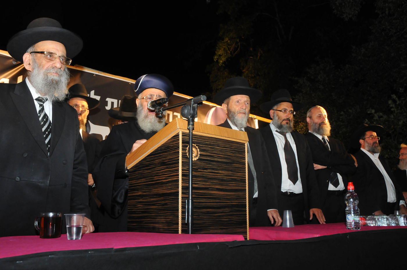 הראשל"צ הרב יצחק יוסף בעצרת מספד בפרדס חנה