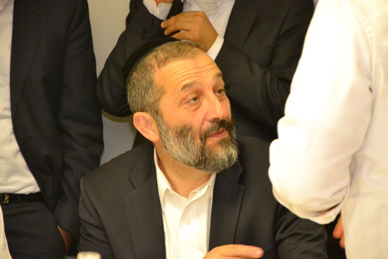 הקרב באלעד מגיע לישורת אחרונה: מאבק על כל קול