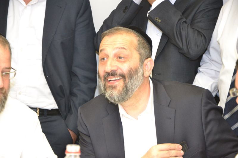 הקרב באלעד מגיע לישורת אחרונה: מאבק על כל קול