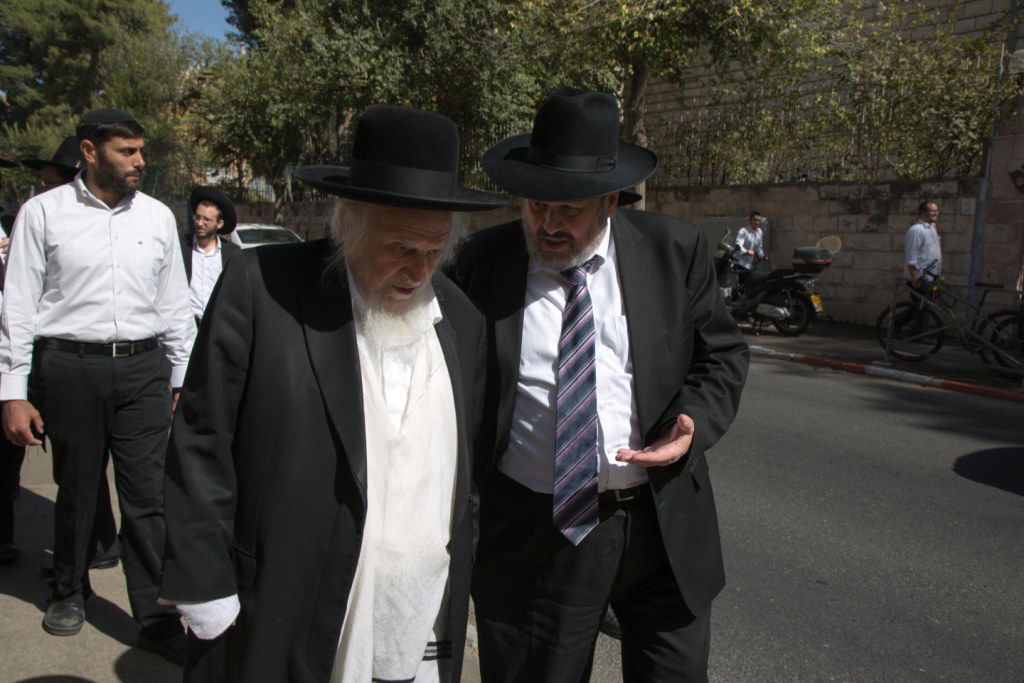 ככל אשר יורוך: הרב שמואל אוירבך מצביע