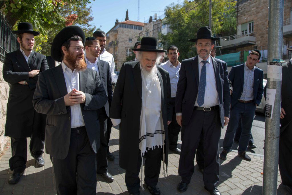 ככל אשר יורוך: הרב שמואל אוירבך מצביע