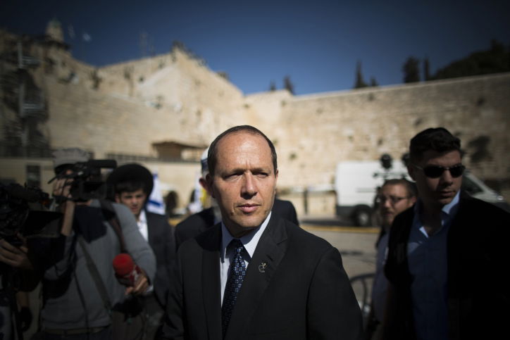 לאחר ניצחונו: ברקת התפלל בכותל