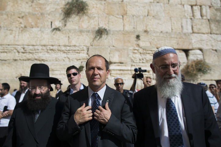 לאחר ניצחונו: ברקת התפלל בכותל