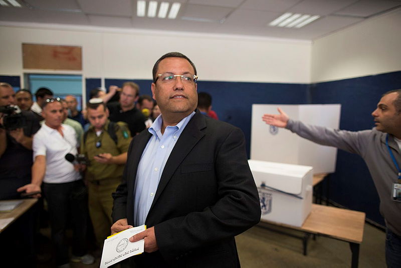 זו טעות איומה, זה לא "אוהבים את מרן"