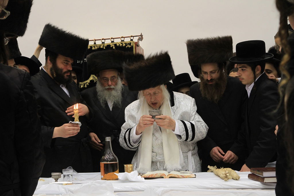 גלריה: הרבי מקאליב שבת בבית שמש