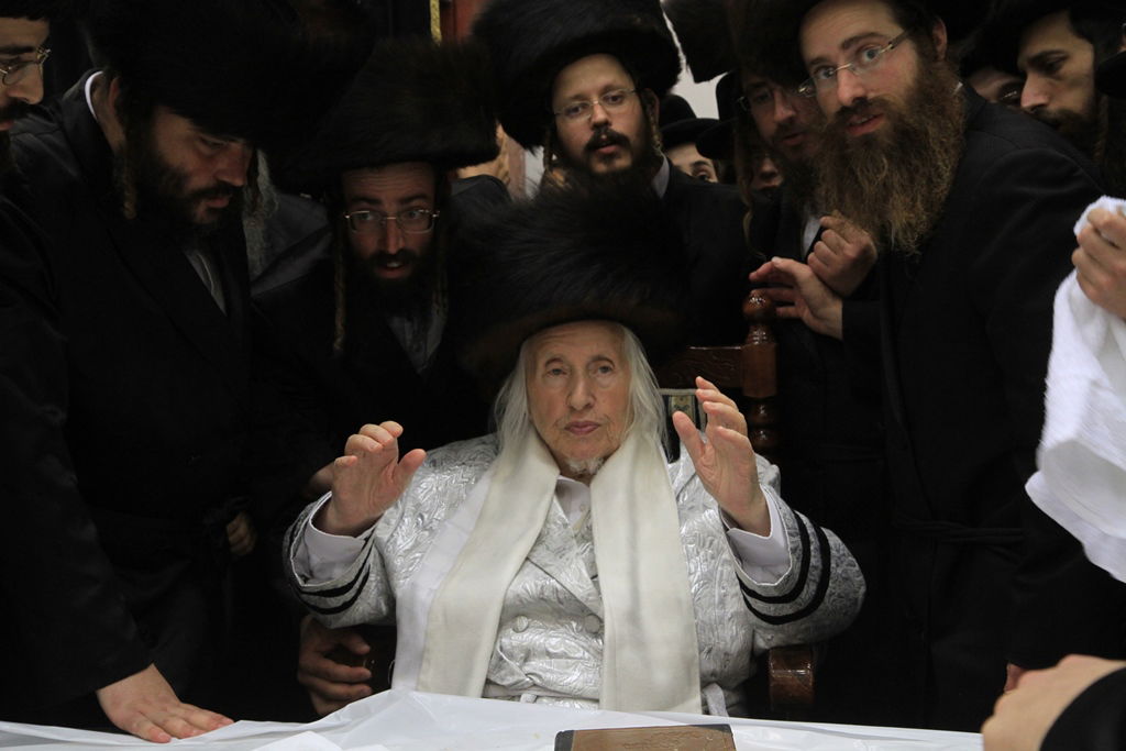 גלריה: הרבי מקאליב שבת בבית שמש