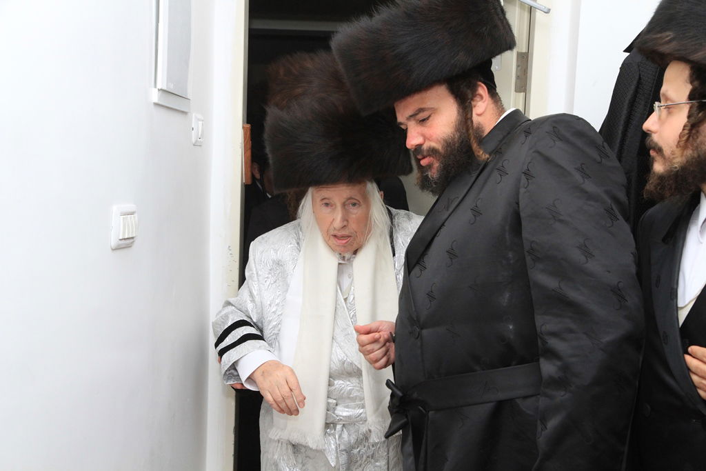 גלריה: הרבי מקאליב שבת בבית שמש