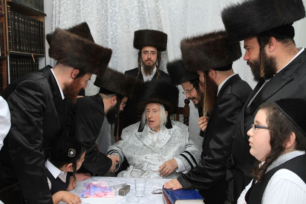 גלריה: הרבי מקאליב שבת בבית שמש