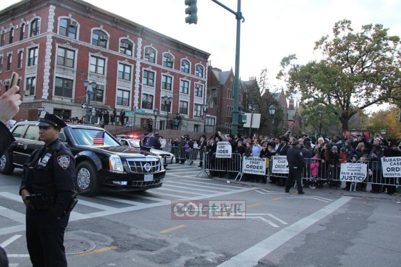 אובמה ביקר בשכונה החב"דית, החסידים הפגינו בעד רובשקין