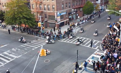 אובמה ביקר בשכונה החב"דית, החסידים הפגינו בעד רובשקין