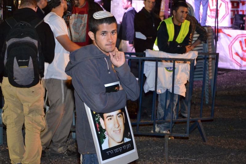 שחרור 26 המחבלים: המשפחות מוחות מול מחנה עופר