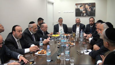 פרסום ראשון • אטיאס תיווך, אריה דרעי ואלי ישי ייפגשו