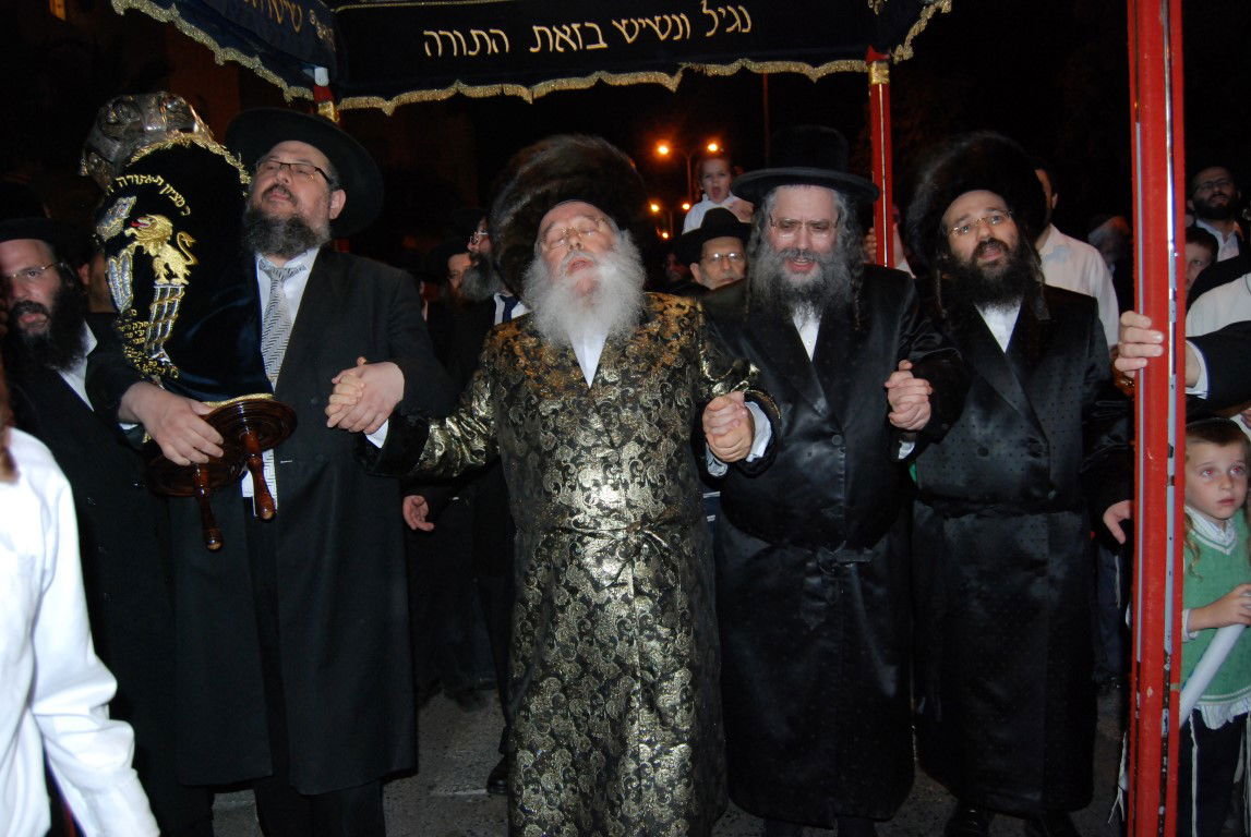 צפו: הכנסת ספר תורה וחנוכת בית מדרש במישקולץ