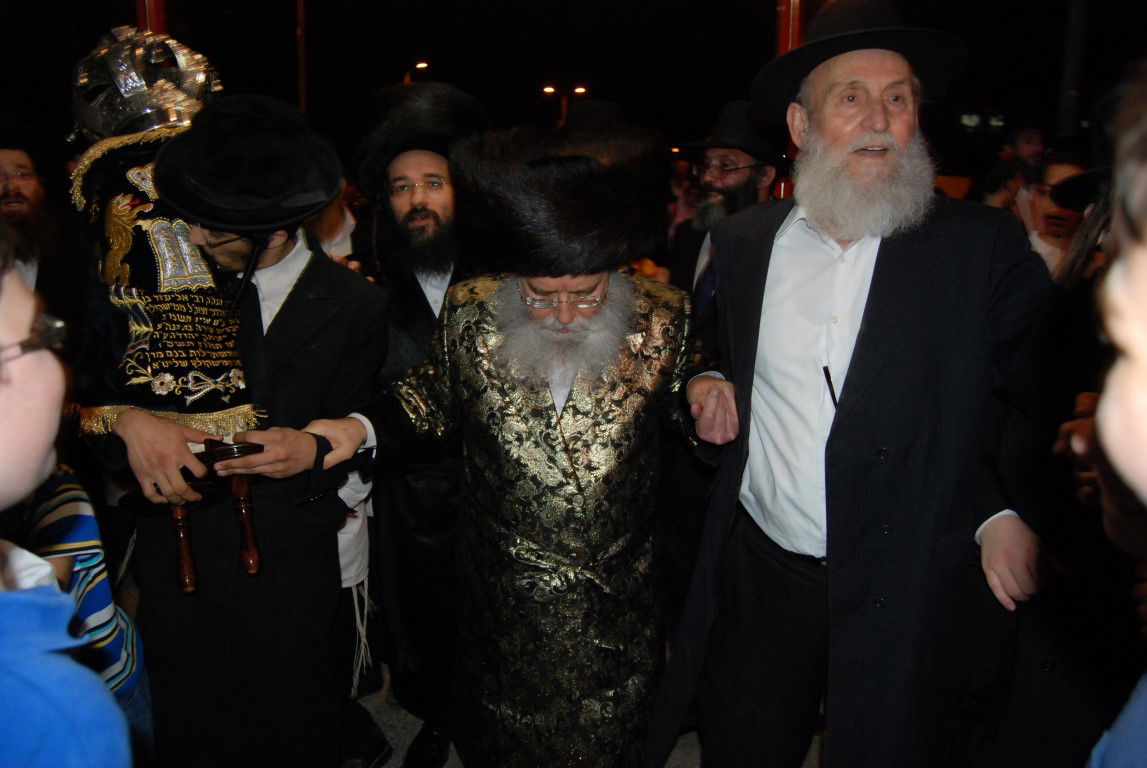 צפו: הכנסת ספר תורה וחנוכת בית מדרש במישקולץ