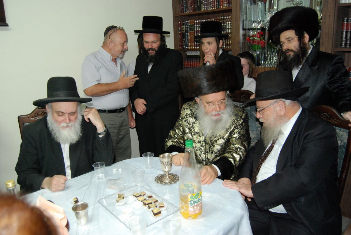 צפו: הכנסת ספר תורה וחנוכת בית מדרש במישקולץ