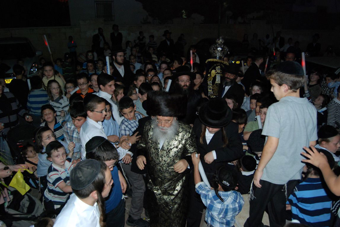 צפו: הכנסת ספר תורה וחנוכת בית מדרש במישקולץ