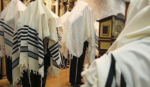 התושבים הופתעו: בית כנסת הוצב במגרש החניה