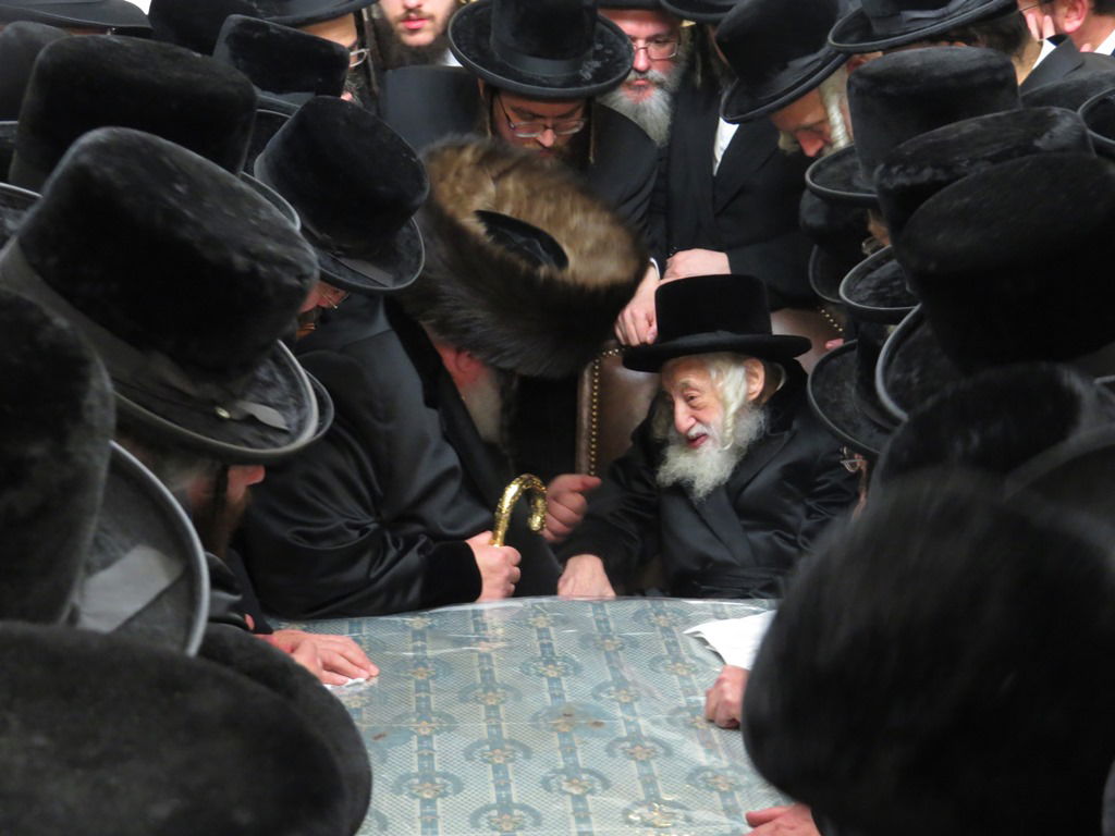 האדמו"ר מויז'ניץ ביקר אצל האדמו"ר מסקולען • גלריה