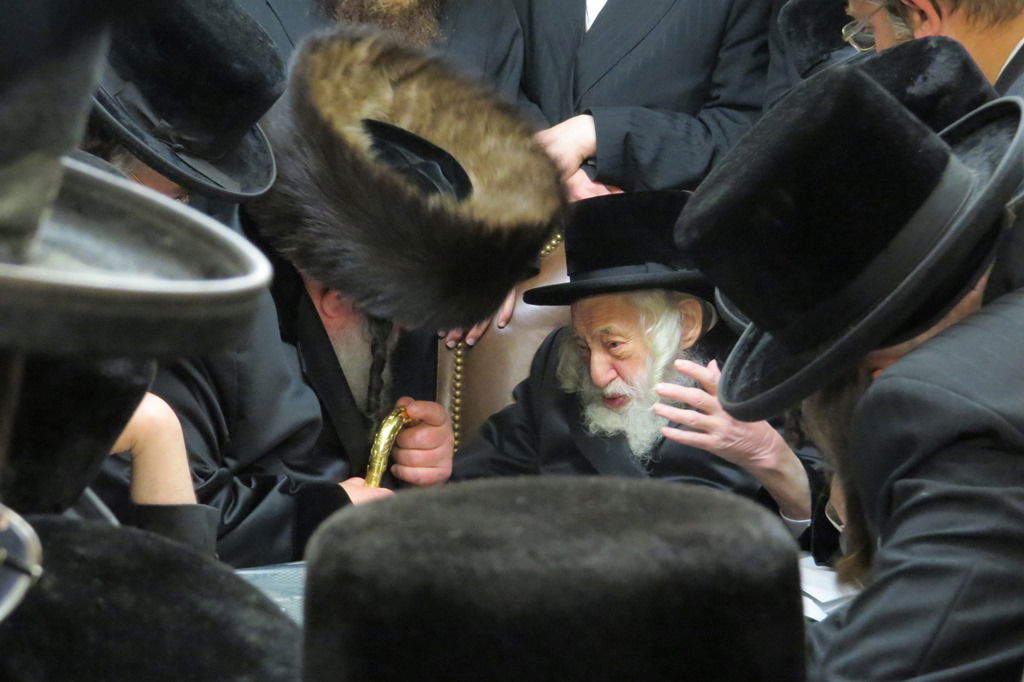 האדמו"ר מויז'ניץ ביקר אצל האדמו"ר מסקולען • גלריה