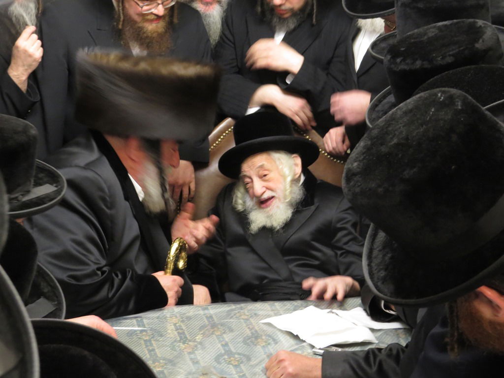 האדמו"ר מויז'ניץ ביקר אצל האדמו"ר מסקולען • גלריה