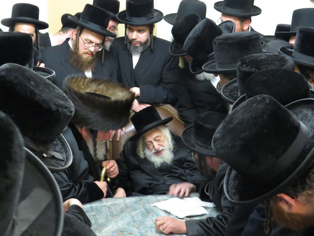 האדמו"ר מויז'ניץ ביקר אצל האדמו"ר מסקולען • גלריה