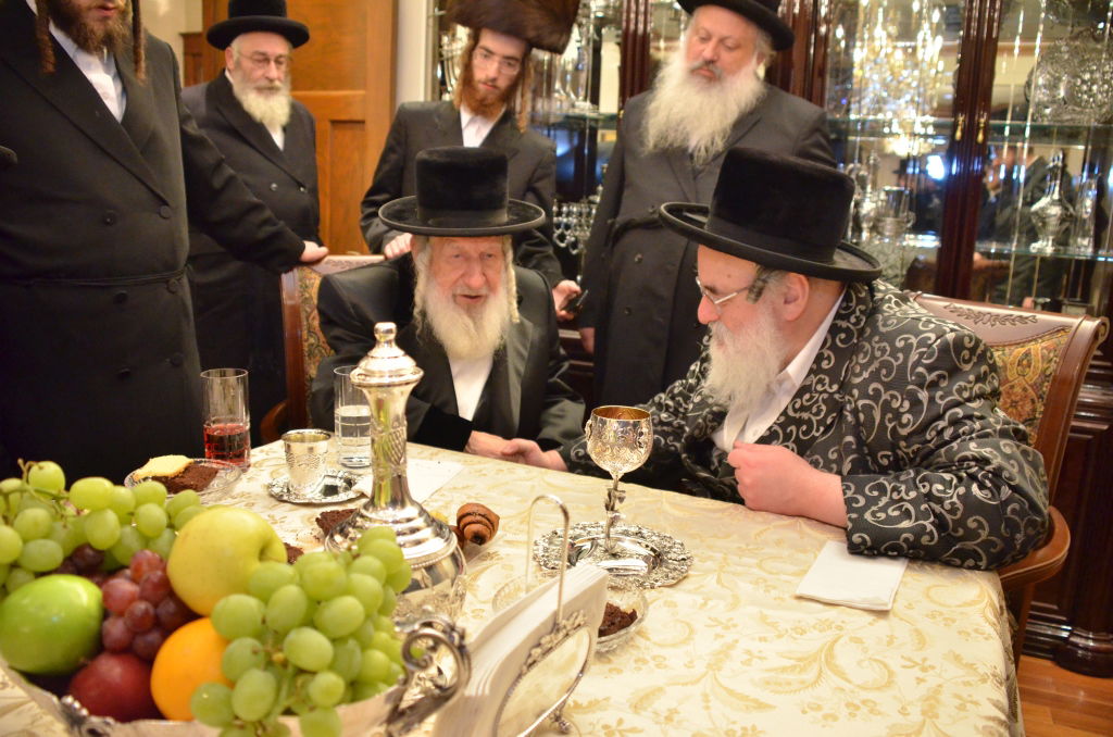 מסע האדמו"ר מויז'ניץ לקנדה: פגישה מרטיטה עם הרבי מטהאש