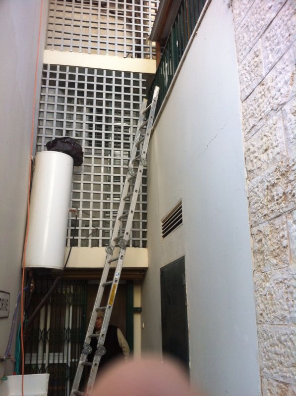 בית שמש: בן 40 נפל מסולם ונחבל קשות בראשו