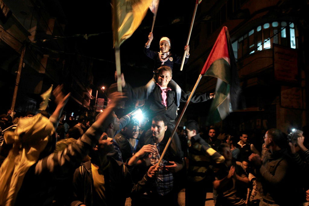 מאות מפגינים ו-26 מחבלים משוחררים • גלריה