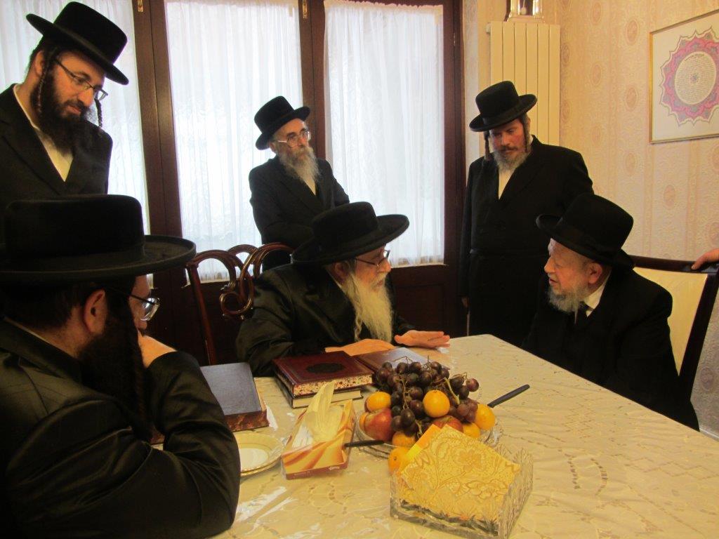 גלריה: ביקור הבזק של האדמו"ר מצאנז במנצ'סטר