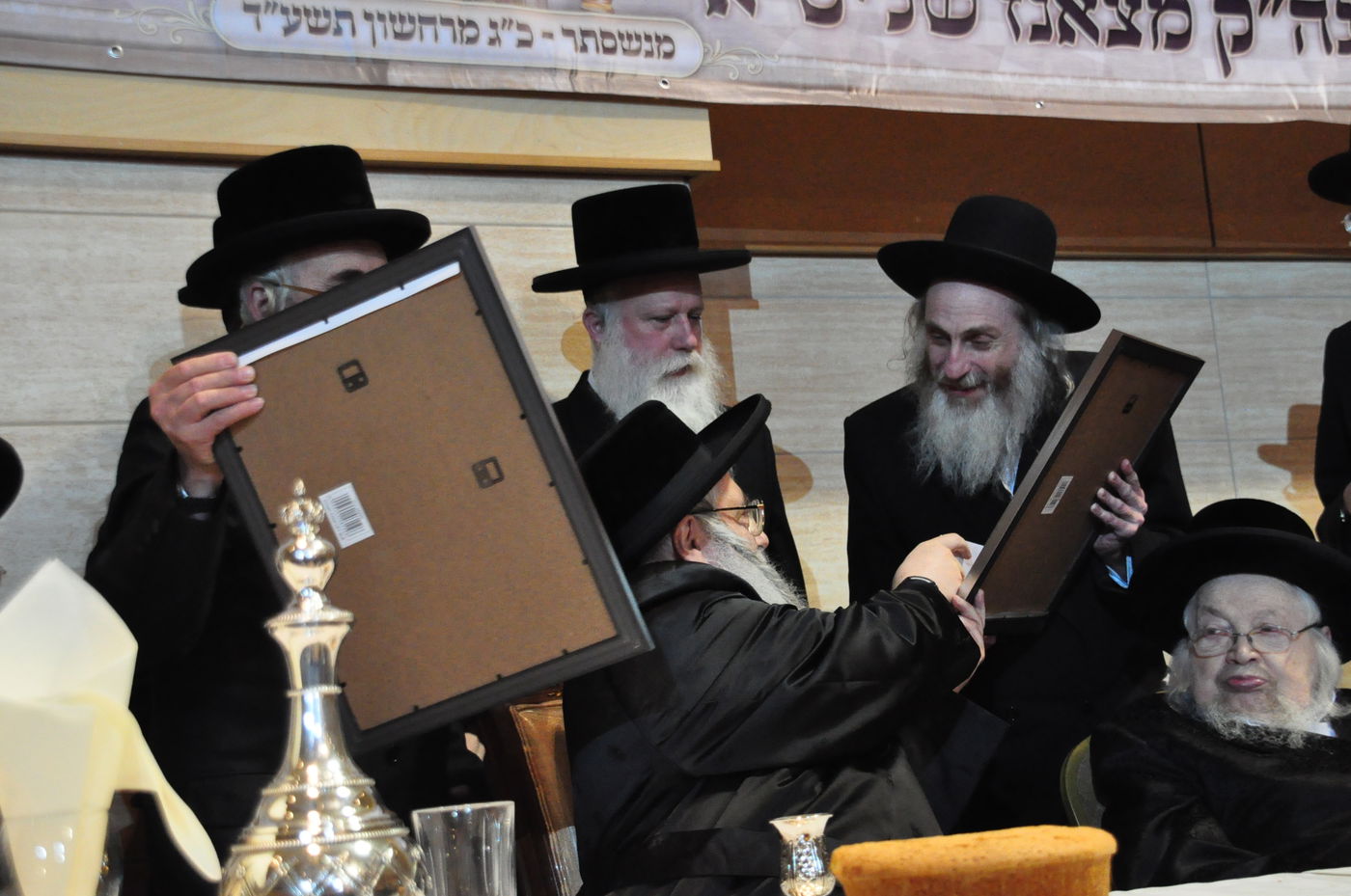 גלריה: ביקור הבזק של האדמו"ר מצאנז במנצ'סטר