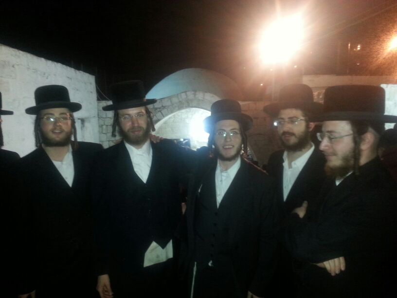 2,500 איש התפללו בקבר יוסף • תיעוד