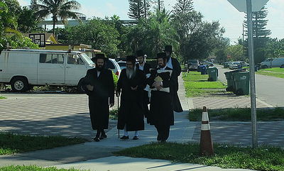 צפו: הרבי מסאטמר נופש ומטייל בפלורידה