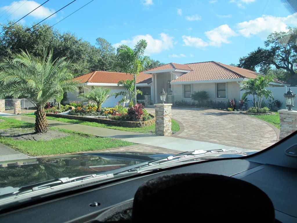 צפו: הרבי מסאטמר נופש ומטייל בפלורידה