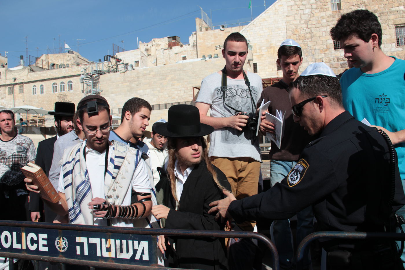 'נשות הכותל' הקדימו את בואן והשתלטו על הרחבה