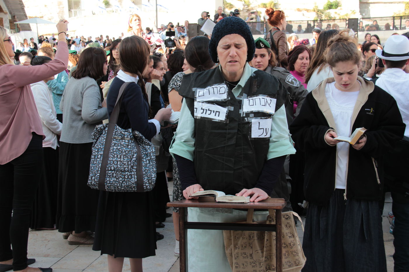 'נשות הכותל' הקדימו את בואן והשתלטו על הרחבה
