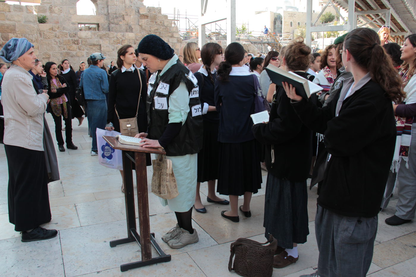 'נשות הכותל' הקדימו את בואן והשתלטו על הרחבה