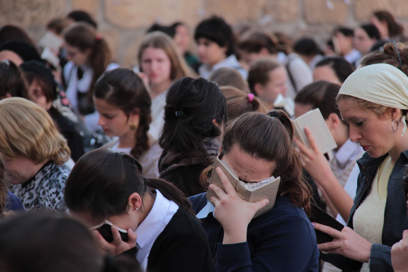 'נשות הכותל' הקדימו את בואן והשתלטו על הרחבה