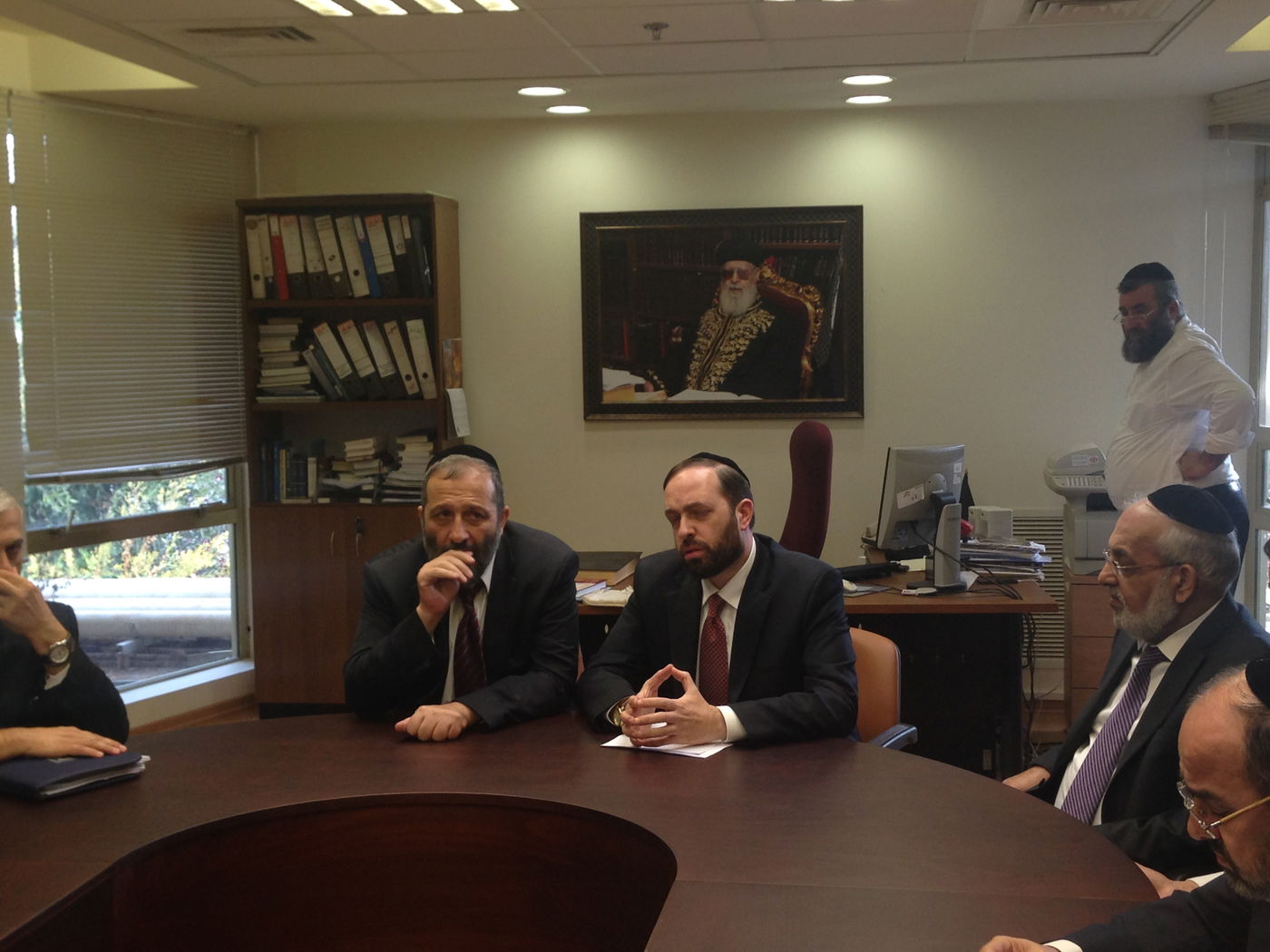 ישיבת סיעת ש"ס הצהריים, ישי שוב נעדר