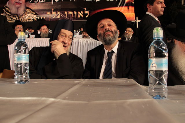 אלפים בעצרת השלושים לפטירת מרן הגר"ע יוסף