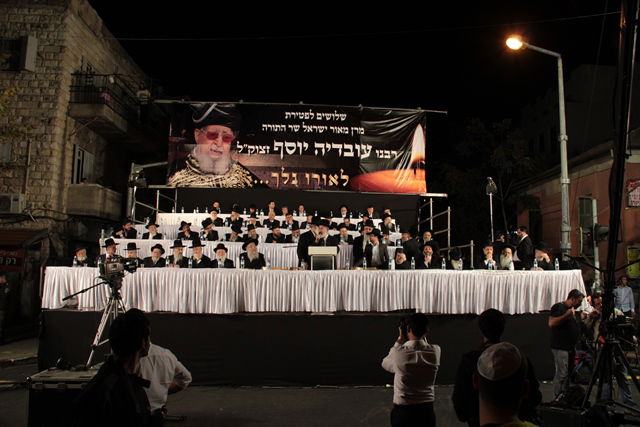 אלפים בעצרת השלושים לפטירת מרן הגר"ע יוסף