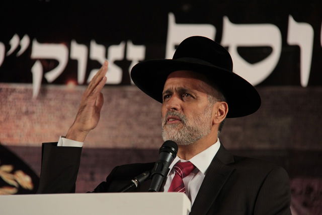 אלפים בעצרת השלושים לפטירת מרן הגר"ע יוסף