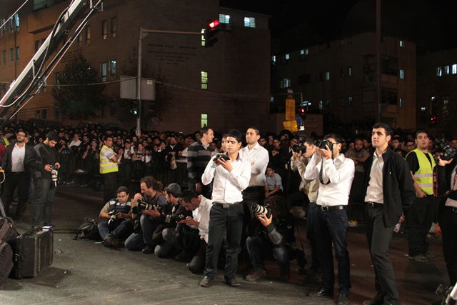 אלפים בעצרת השלושים לפטירת מרן הגר"ע יוסף