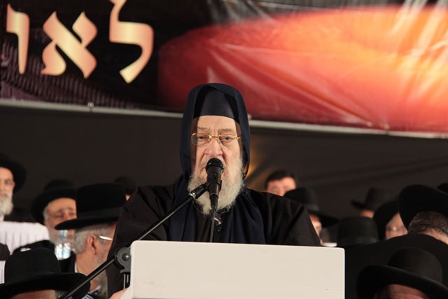 אלפים בעצרת השלושים לפטירת מרן הגר"ע יוסף