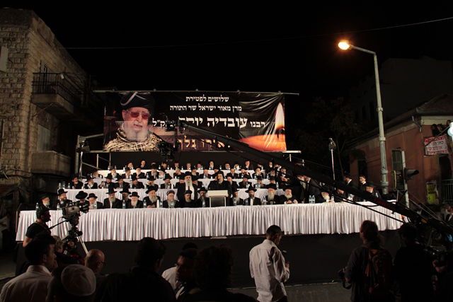 אלפים בעצרת השלושים לפטירת מרן הגר"ע יוסף