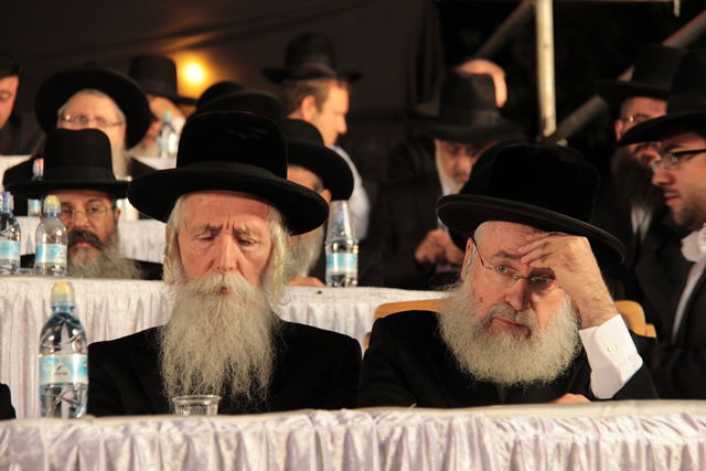 אלפים בעצרת השלושים לפטירת מרן הגר"ע יוסף